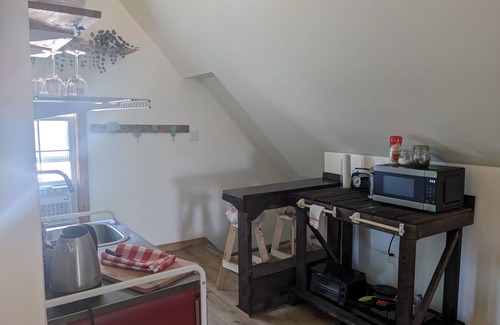 Wolfville Apartment | Everglades Suite (Downtown Wolfville)