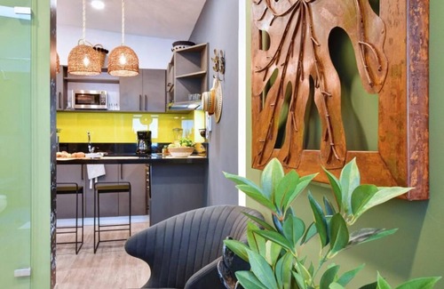 Laureles - Estadio Apartment | Evergreen 203 tropical jungle studio.