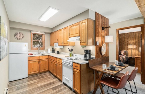 Estes Park Cabin | Evergreen Cabin B on the River, Quiet Location, Newly Remodeled