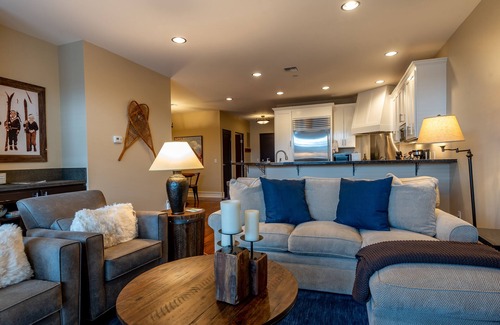 Ketchum Condo | Evergreen Condo 26 - Roomy Downtown Condo, Walk to Everything