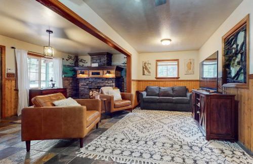 Tahoe Valley House | Evergreen Cottage