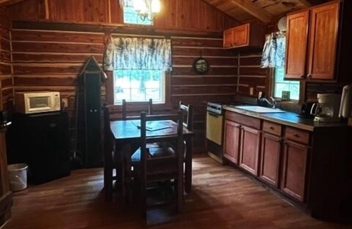 Rome Cabin | Evergreen Cottage, Twin Lakes Country Cabins