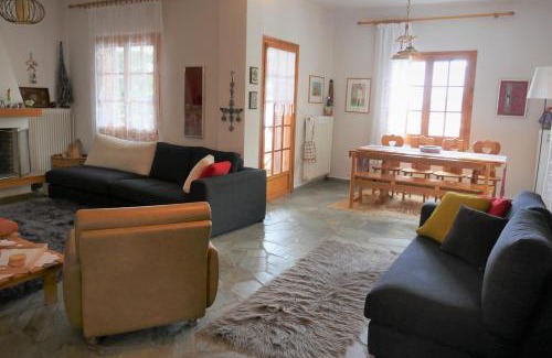 Elati House | Evergreen Elati