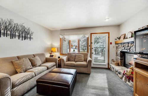 Fish Creek Apartment | Evergreen Hill Condominiums