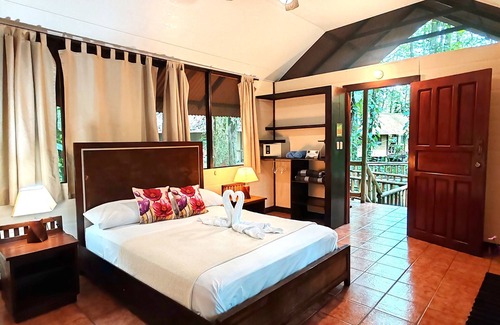 Tortuguero Cabin | Evergreen Lodge