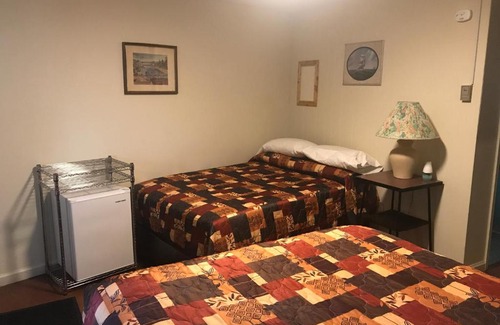 Town of Scriba Hotel | Evergreen Motel