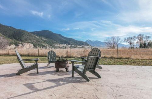 Livingston House | Evergreen