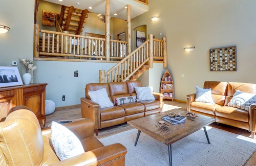 Hangen Ranch And M and B House | Evergreen Vacation Rental w/ Hot Tub on 10 Acres!