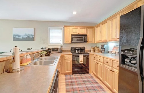 Foscoe Condo | Evergreens 1012- Mountain Condo, Gated Resort, Indoor/Outdoor Pools and Hot Tub, Fitness Area, Fi.