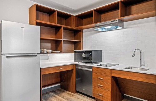 South Eliot Hotel | Everhome Suites Portsmouth - Newington