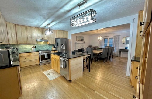 Afton House | Everley Whole Property