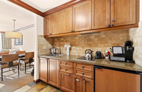 Olympic Valley House | Everline Resort & Spa Palisades-Valley View Suite