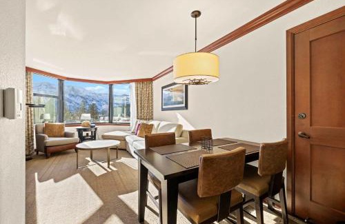 Olympic Valley House | Everline Resort & Spa Palisades-Valley View Suite