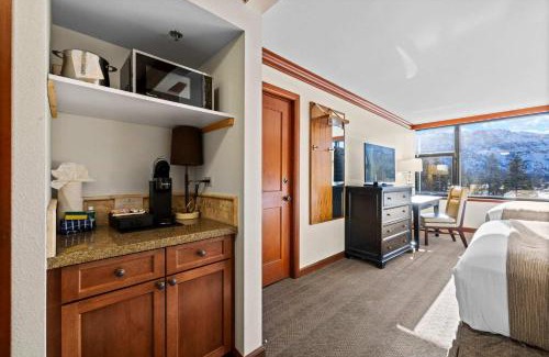 Olympic Valley House | Everline Resort & Spa Palisades- Valley View