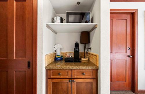 Olympic Valley House | Everline Resort & Spa Palisades- Valley View