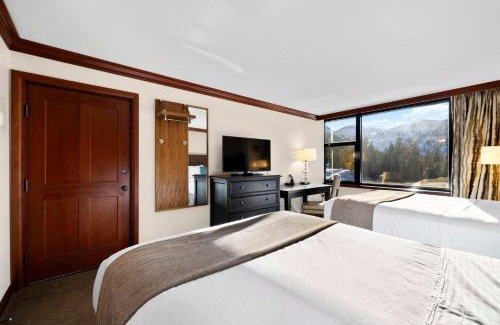 Olympic Valley House | Everline Resort & Spa Palisades- Valley View