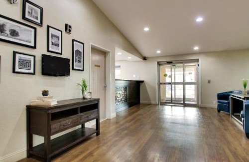 Oskaloosa Hotel | EverSpring Inn & Suites