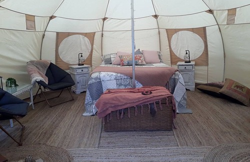 Mount Helena Resort | Eversprings Glamping - Eco retreat - Mirkwood