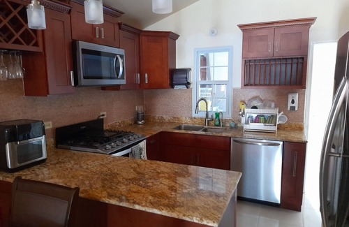 Old Harbour Villa | Evertonbnb 22 - Relaxing 2-Bedroom Villa with Pool
