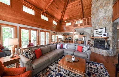 Leesville House | Everybody Loves Nobody's Business!