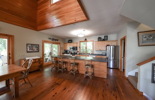 Leesville House | Everybody Loves Nobody's Business!