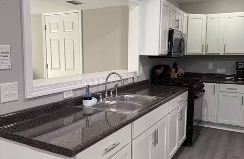Woodfield House | Everything new! 1 min to Ft Jackson