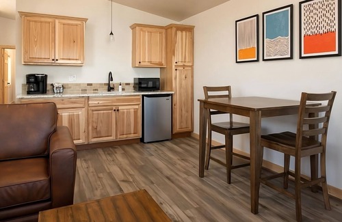 Boardman Hotel | Everything You Need for Your Stay is Here! Relaxing View of Columbia River
