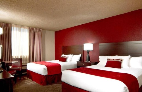 Laughlin House | Everything You Need For A Comfortable Stay! 4 Modish Units, Free Parking, Casino