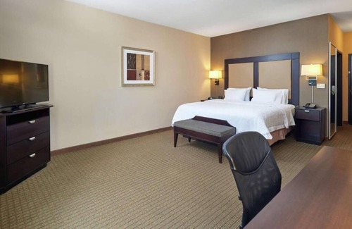Decatur Hotel | Everything You Need For The Perfect Vacation! 2 Relaxing Units, Free Breakfast!