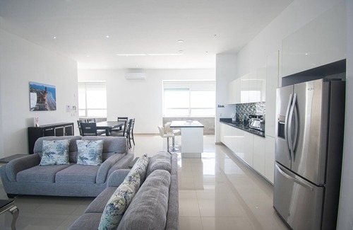 Ferrocarrilera Condo | Everything you need on the Malecon -1503 T eMe
