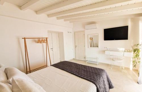 Skiathos Town House | Evgenia Seafront House