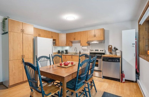 Val David Apartment | Evora Cozy 2BR Chalet Fireplace & BBQ Val-David