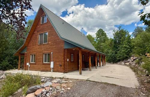Timber Lakes House | Evy's Family Ranch Cabin Secluded