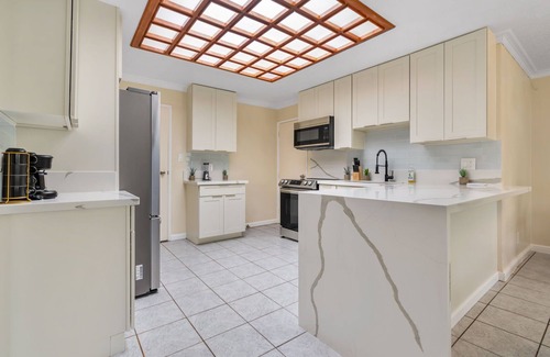 Ewa House | Ewa Beach 2BR - Upto 4, WiFi, A/C + Walk to Ocean