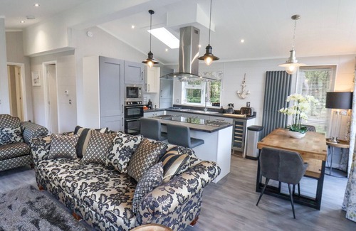 Egton Cottage | EWE CRAG BECK LODGE, family friendly, with a garden in Whitby