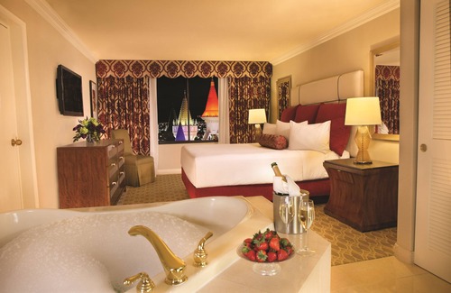 Las Vegas Strip Resort | Excalibur Hotel & Casino