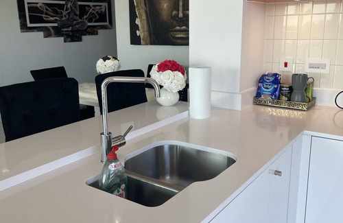 Docklands Apartment | EXCEL LUXURY TWO BEDROOM PENTHOUSE