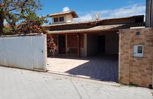 Ingleses Centro House | Excelente casa com piscina na Praia de Ingleses