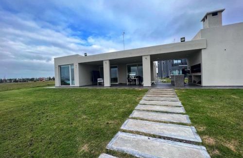 Partido de Brandsen Apartment | Excelente Casa Country