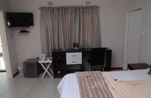 Gaborone House | Excella Guesthouse