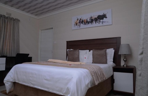 Gaborone House | Excella Guesthouse