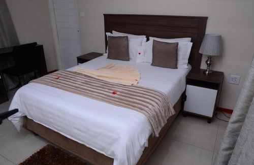 Gaborone House | Excella Guesthouse