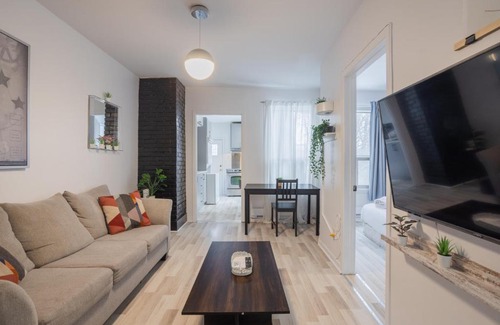 Griffintown Apartment | Excellent 4 Bedroom in Griffintown Downtown MTL