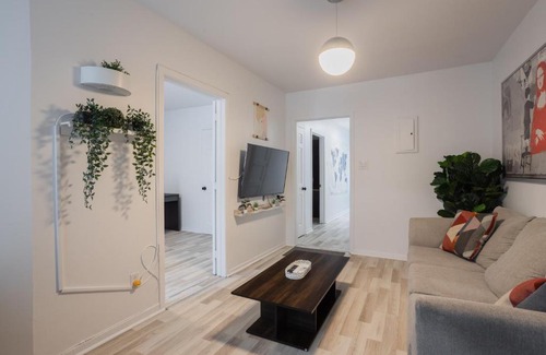 Griffintown Apartment | Excellent 4 Bedroom in Griffintown Downtown MTL