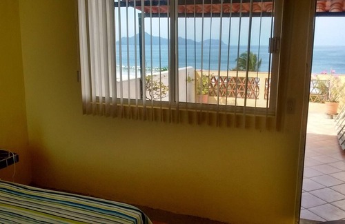 Residencial Salagua Apartment | Excellent Beach Apartment in Manzanillo Bay