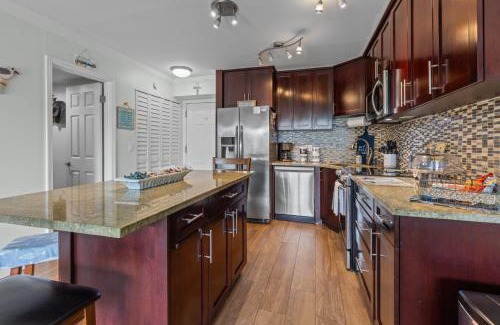 Fort Pierce Apartment | Excellent beach front community, golf course, tennis, sunny weather year round!