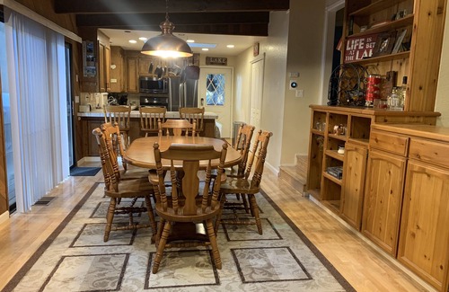 Lake Almanor Country Club Cabin | Excellent cabin with large deck 10+ guest capacity