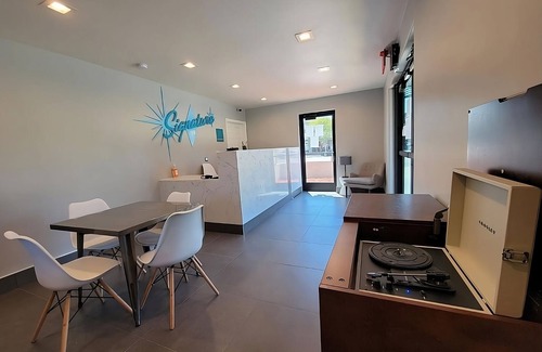 Newhall Hotel | Excellent Choice! Minutes to Pruneridge Golf Club! With FREE Parking!