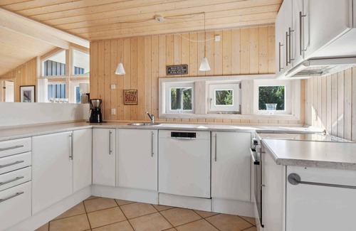 Hojby House | Excellent cottage with sauna and spa, 10 persons.
