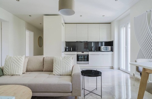 District 2 Apartment | Excellent Enge 3BR w/Balcony, W/D & Elev, by Blueground